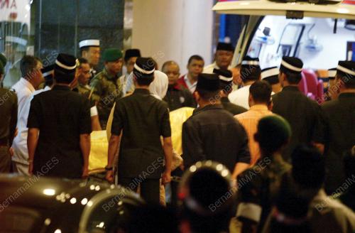 SULTAN ISKANDAR IBNI ALMARHUM SULTAN ISMAIL