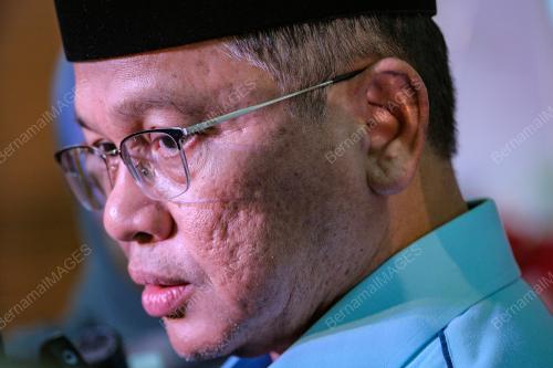 DATUK DR MOHD NA'IM MOKHTAR