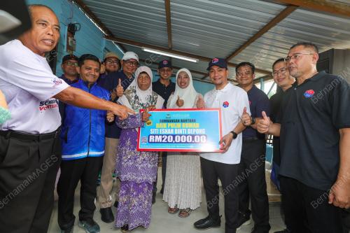 DATUK ONN HAFIZ GHAZI 