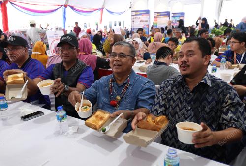 DATUK AARON AGO DAGANG