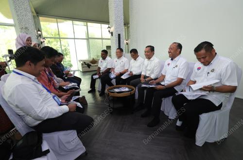 DATUK ONN HAFIZ GHAZI
