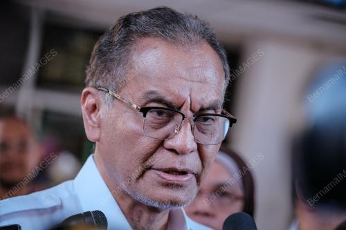 DATUK SERI DR DZULKEFLY AHMAD