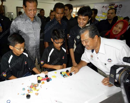 MUHYIDDIN YASSIN