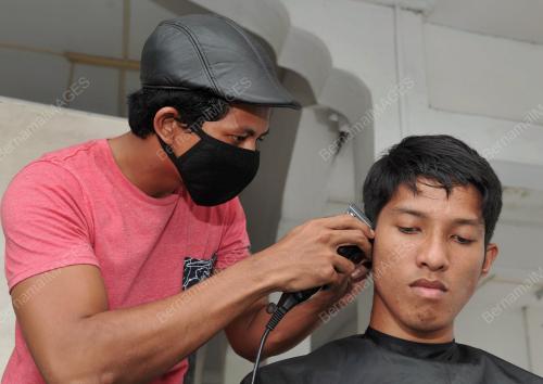 JB05_31012017_GUNTING_RAMBUT