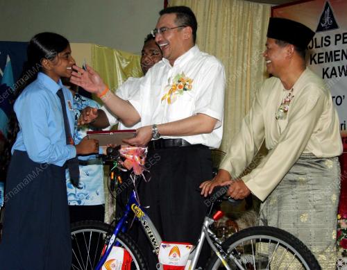HISHAMUDDIN TUN HUSSEIN