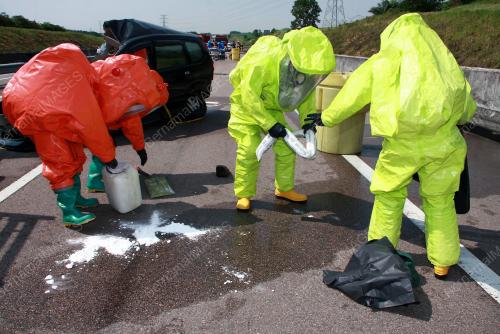 JB06_01072014_CHEMICAL_SPILL