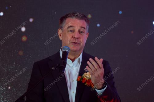 PAUL CHURCHILL
