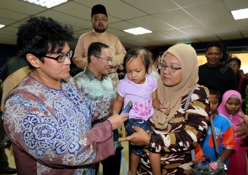 JB06_01082015_AZALINA