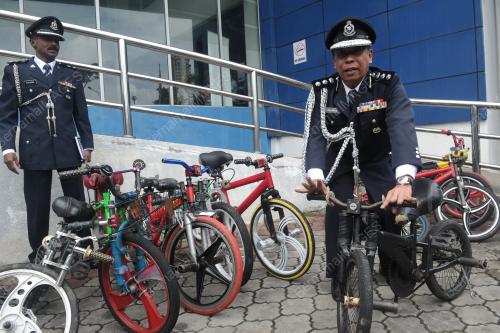 JB06_02042017_BASIKAL_DITAHAN