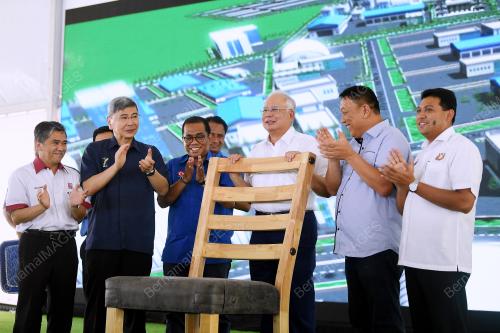 JB06_03042018_PM_MUAR_BN201804023973