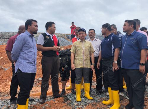 JB06_03042019_TAPAK_SAMPAH