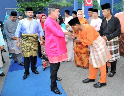 JB06_03072014_BERBUKA_POLIS