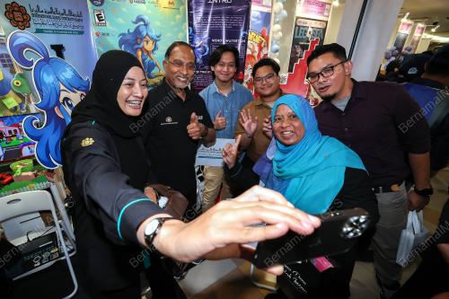 DATUK SERI DR ZAMBRY ABDUL KADIR