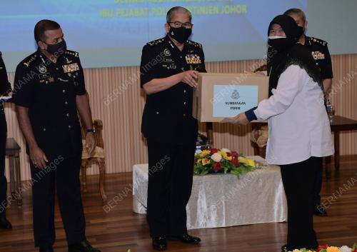 DATUK SERI MAZLAN LAZIM