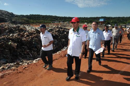 JB06_04072017_TAPAK_SAMPAH