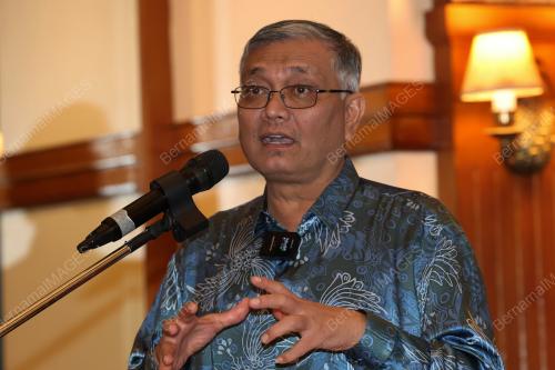 DATUK SERI DR SHAMSUL ANUAR NASARAH