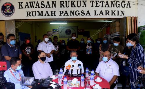 DATUK SERI MUSTAPA MOHAMED