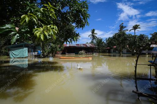 BANJIR TANGKAK