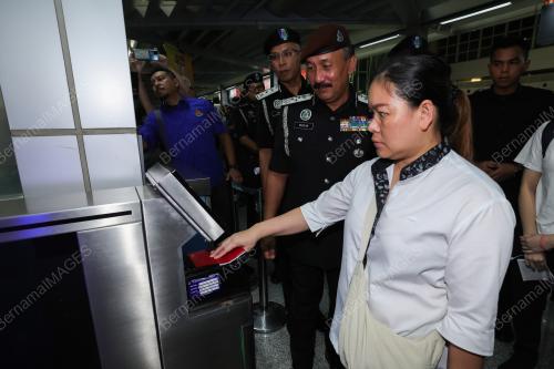 DATUK RUSLIN JUSOH 