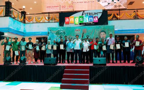 DATUK LARRY SNG WEI SHIEN