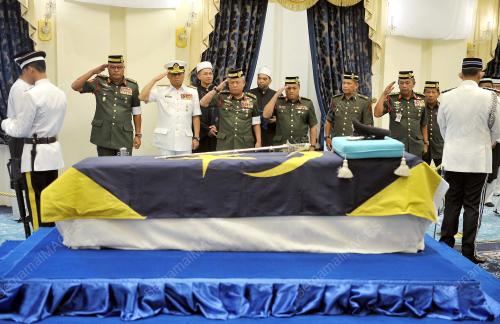 JB06_06122015_TUNKU_JALIL