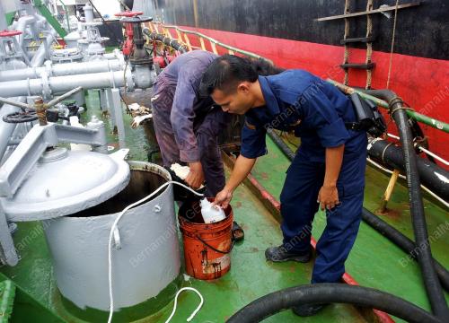 JB06_07022013_PINDAH_MINYAK