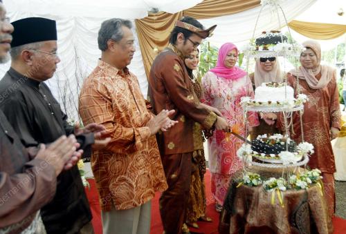 MUHYIDDIN YASSIN