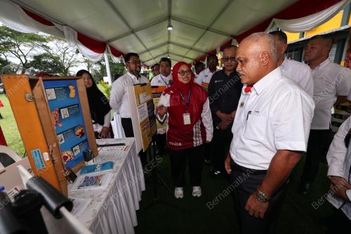 DATUK DR M NOOR AZMAN TAIB