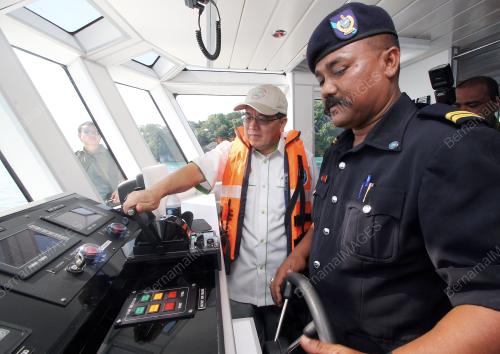 DATUK SRI DOUGLAS UGGAH EMBAS