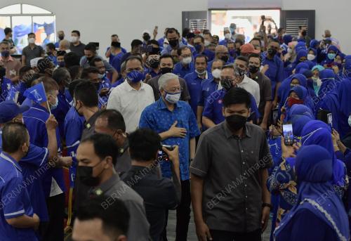 DATUK SERI ISMAIL SABRI YAAKOB