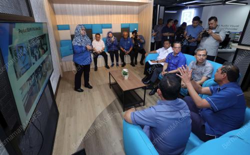 FAHMI FADZIL