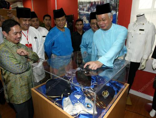 NAJIB TUN ABDUL RAZAK