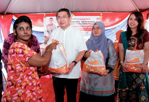 JB06_11112018_DEEPAVALI