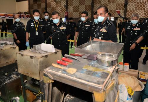 DATUK RAZARUDIN HUSAIN