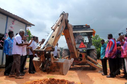 JB06_12122017_PECAH_TANAH