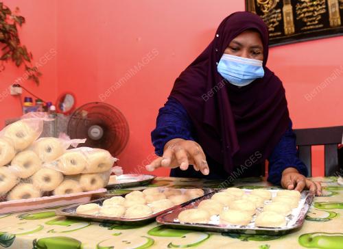SAPURA AHMAD