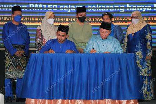DATUK ONN HAFIZ GHAZI 