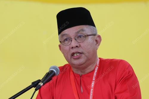 DATUK SERI DR ADHAM BABA 