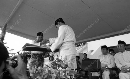 JB06_13081984_KESENIAN