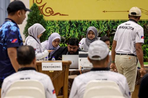 PERSIAPAN HARI PENAMAAN CALON PRK MAHKOTA