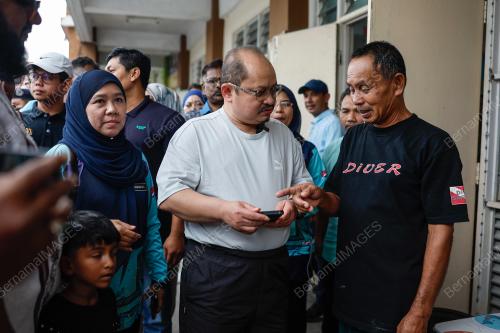 DATUK SERI SHAMSUL ISKANDAR MOHD AKIN