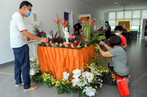 PERSIAPAN HARI WESAK