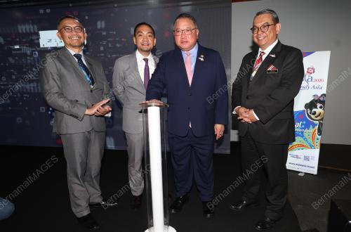 DATUK SERI TIONG KING SING