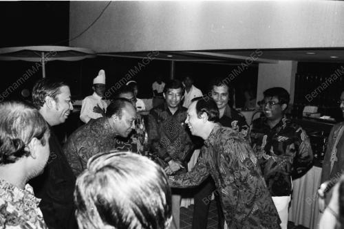 MAKAN MALAM