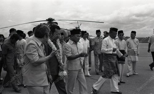 DR. MAHATHIR MOHAMAD