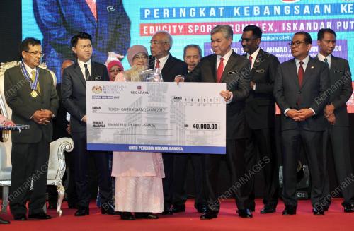 JB06_16052017_HARI_GURU_BN190071013645
