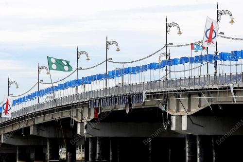 JB06_17042013_BN_BENDERA