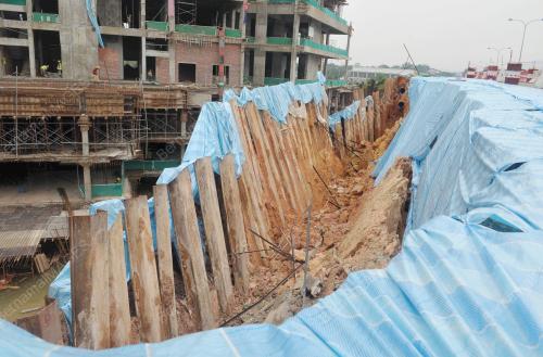 JB06_17092015_TANAH_MENDAP