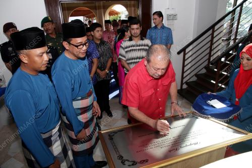 JB06_18112018_GALERI_TENUN
