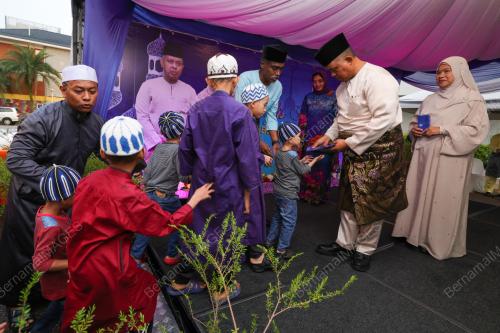 DATUK KAMARUL ZAMAN MAMAT